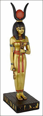 Comme vous pouvez le constater, cette statuette reprsente la desse HATHOR tenant un sistre dans la main gauche; l'autre tenant un collier menat par le contrepoids.