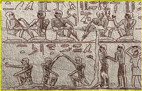 Au registre suprieur de cette scne, de gauche  droite, nous pouvons distinguer successivement un clarinettiste et son chironome, deux fltistes (utilisant chacun un nay) et un autre chironome tout  fait  droite. Au registre infrieur, deux danseurs excutant des mouvements ont  leur droite des musiciens frappant dans leurs mains ainsi qu'une danseuse.